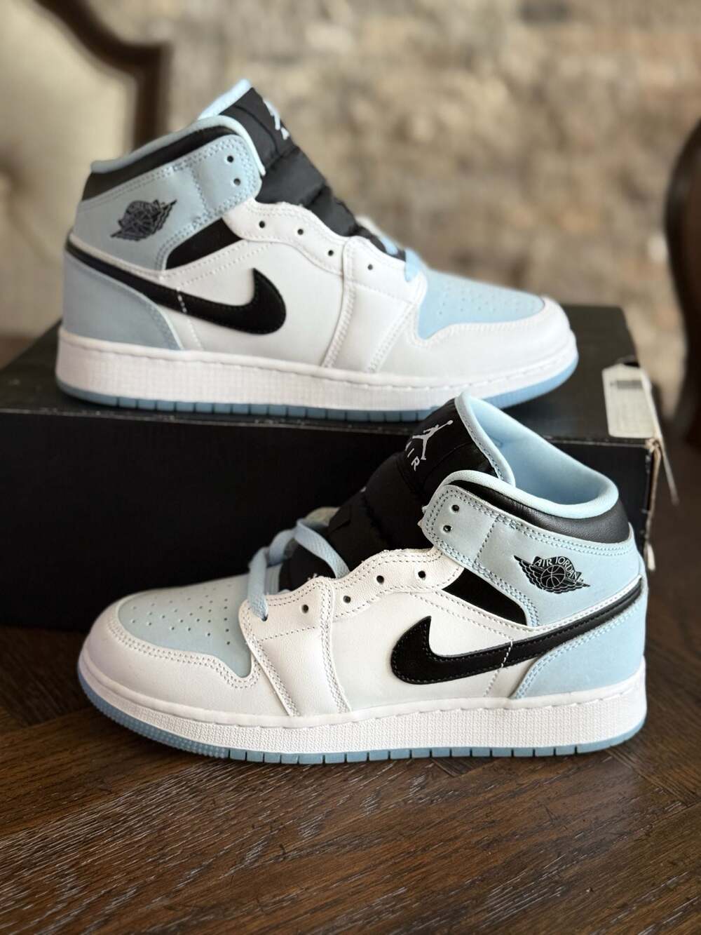 Air Jordan 1 Mid SE GS White Ice Blue DV1337-104 Youth Size 6Y / 7.5 in Women’s